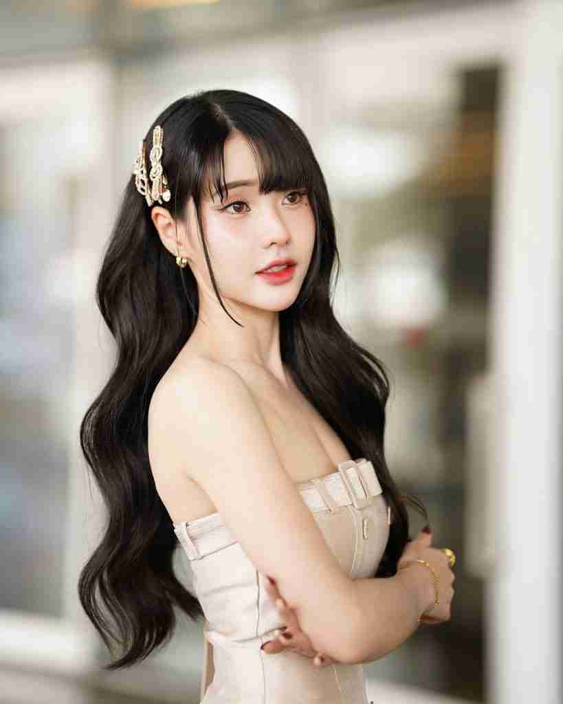 ขนมรู สาวหมวย YouTuber นักร้อง Cover อูคูเลเล่